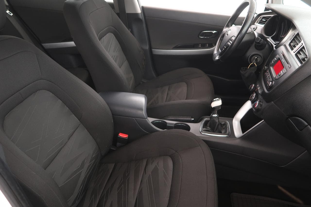 2013 Kia CEE'D - 12