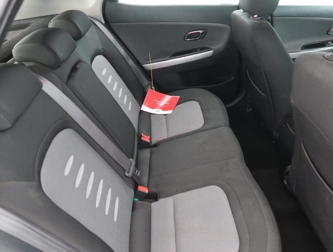 2012 Kia CEE'D - 13
