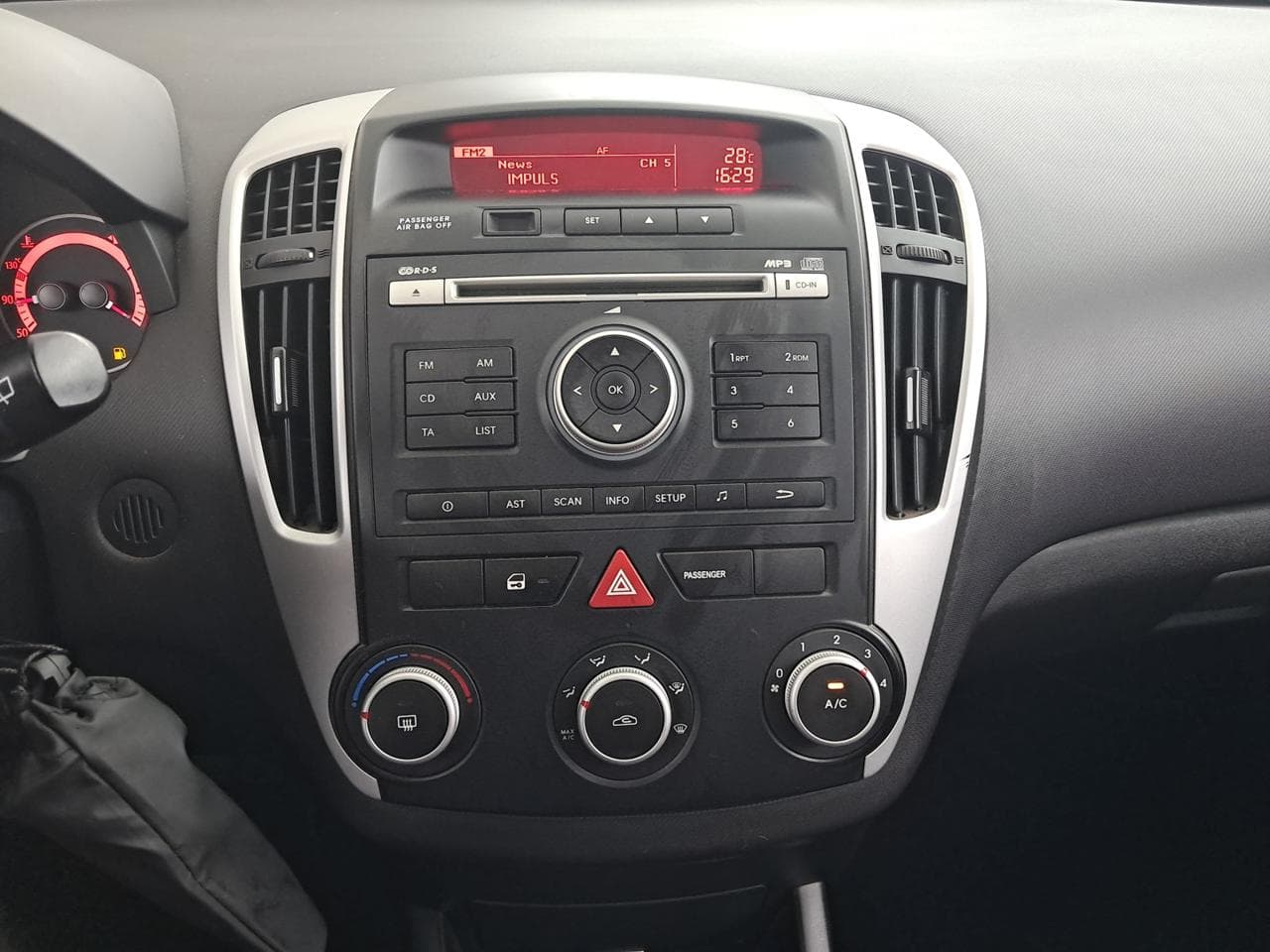 2010 Kia CEE'D - 18
