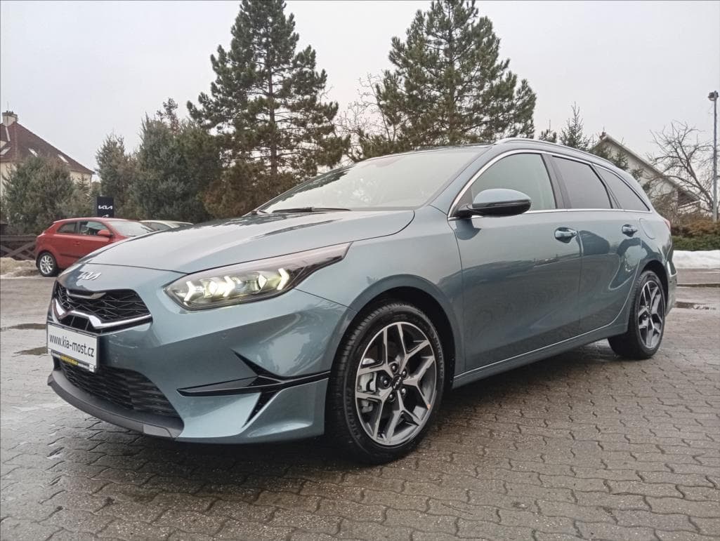 Kia Ceed SW 1.5 T-GDi 7DCT TOP + BUS kombi