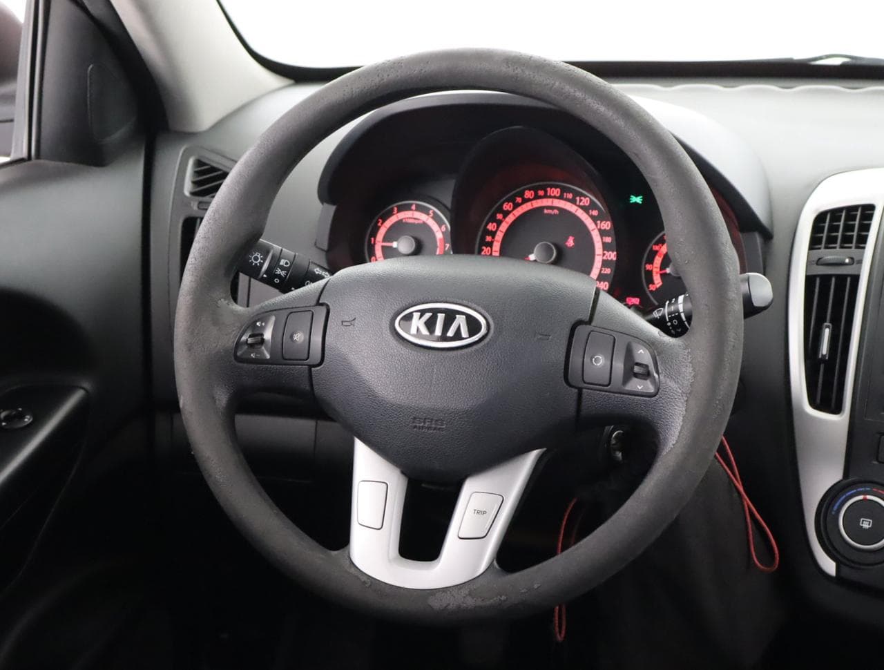 2010 Kia Cee'd - 12