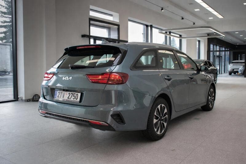 2025 Kia Cee'd - 4