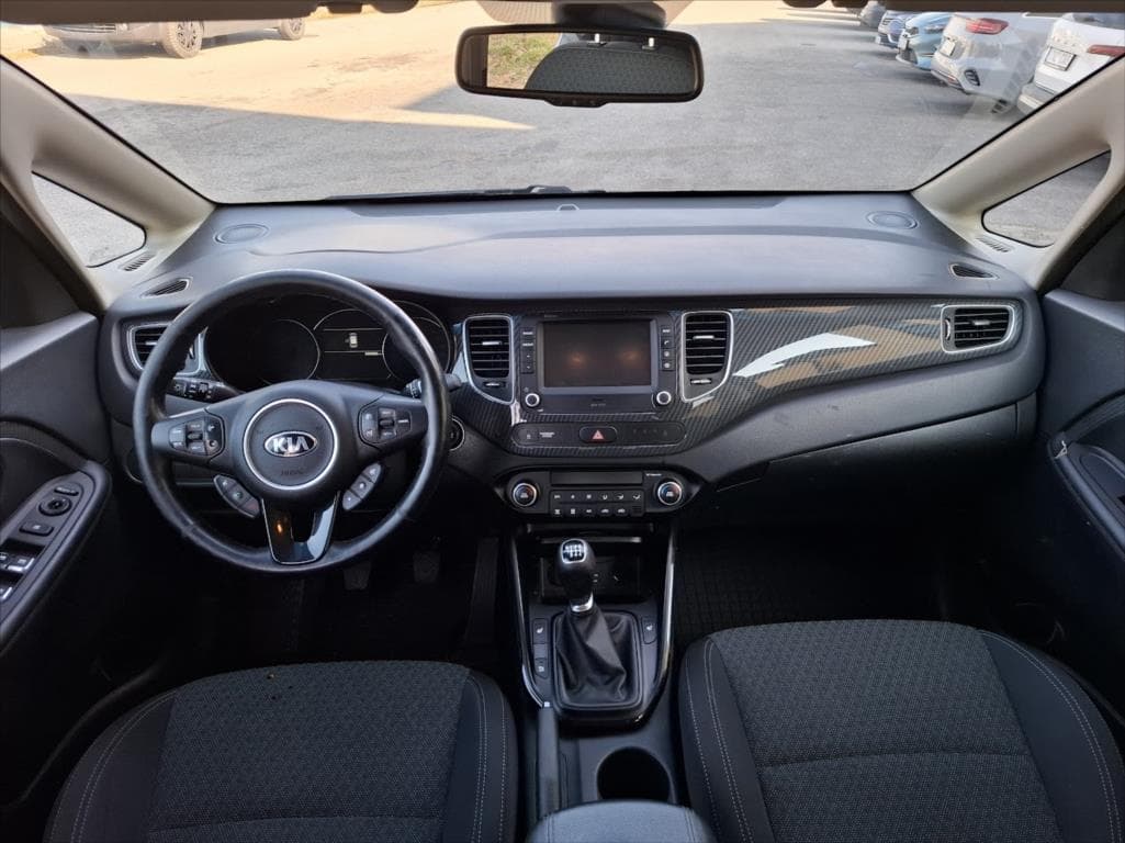 2016 Kia Carens - 11