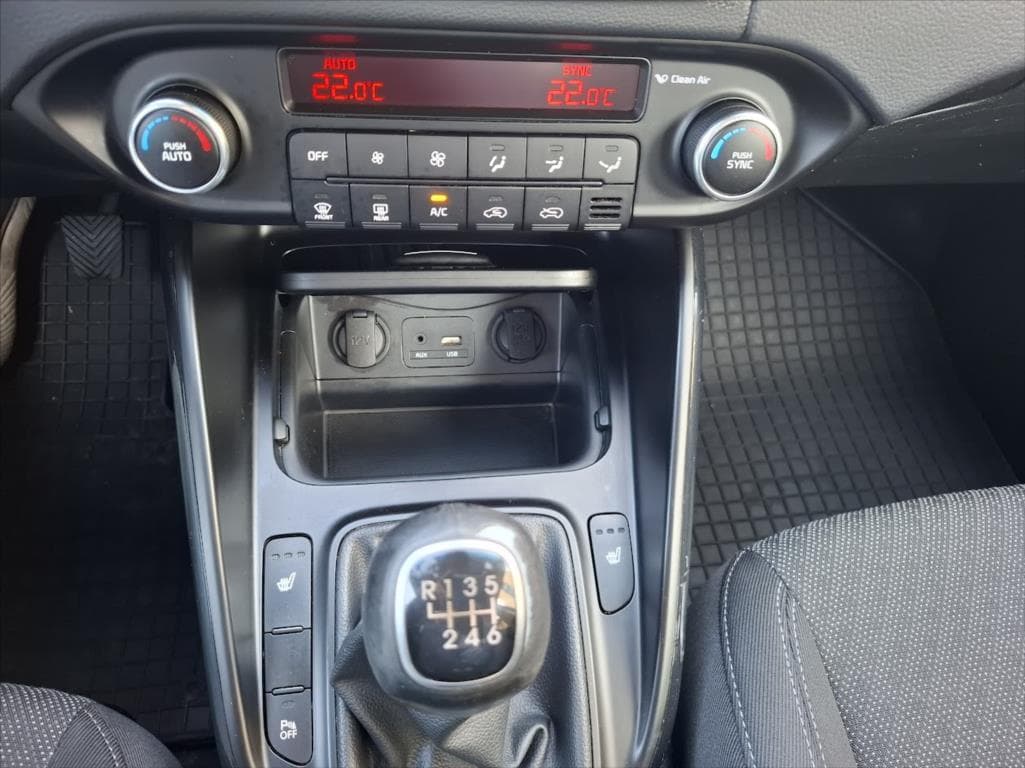 2016 Kia Carens - 17