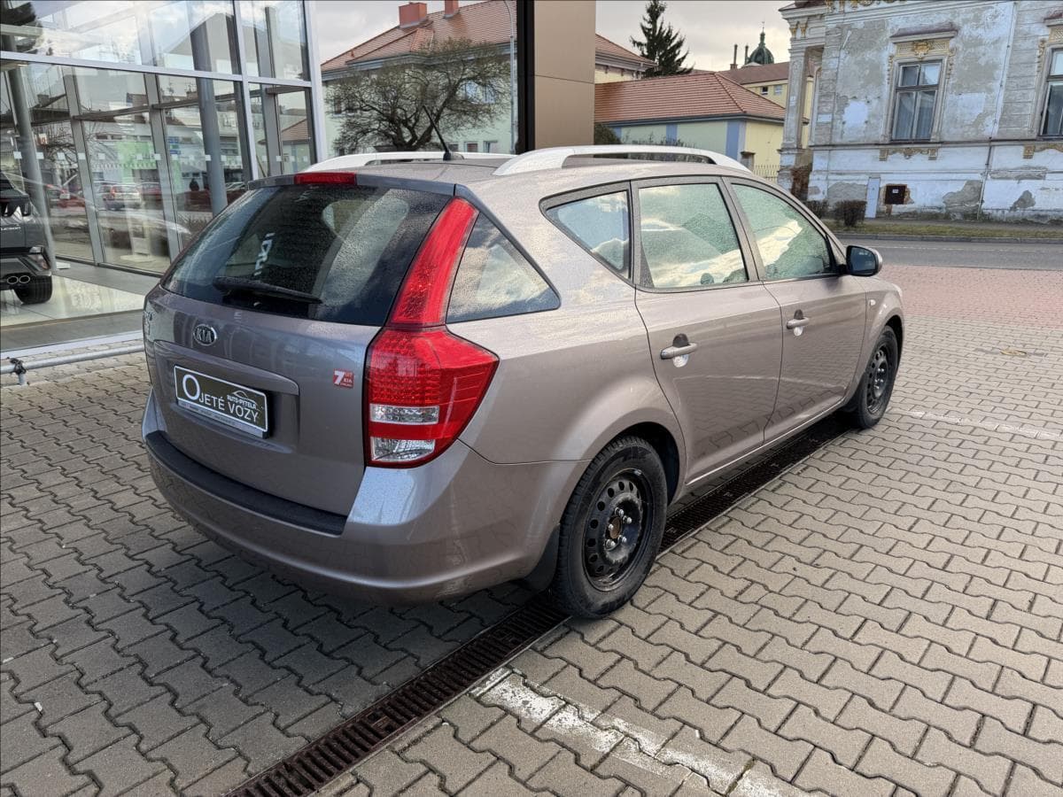 2011 Kia CEE'D - 6