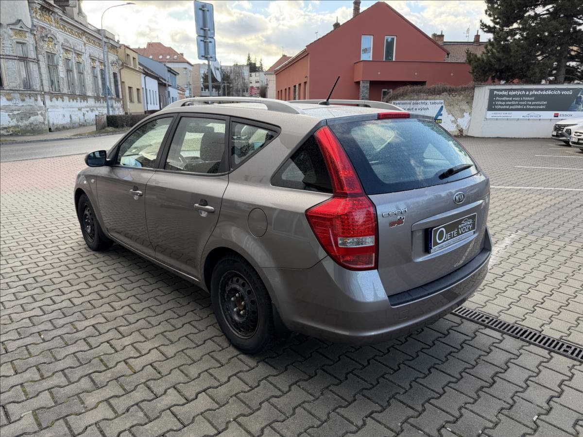 2011 Kia CEE'D - 4