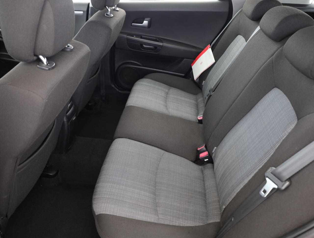 2011 Kia CEE'D - 12
