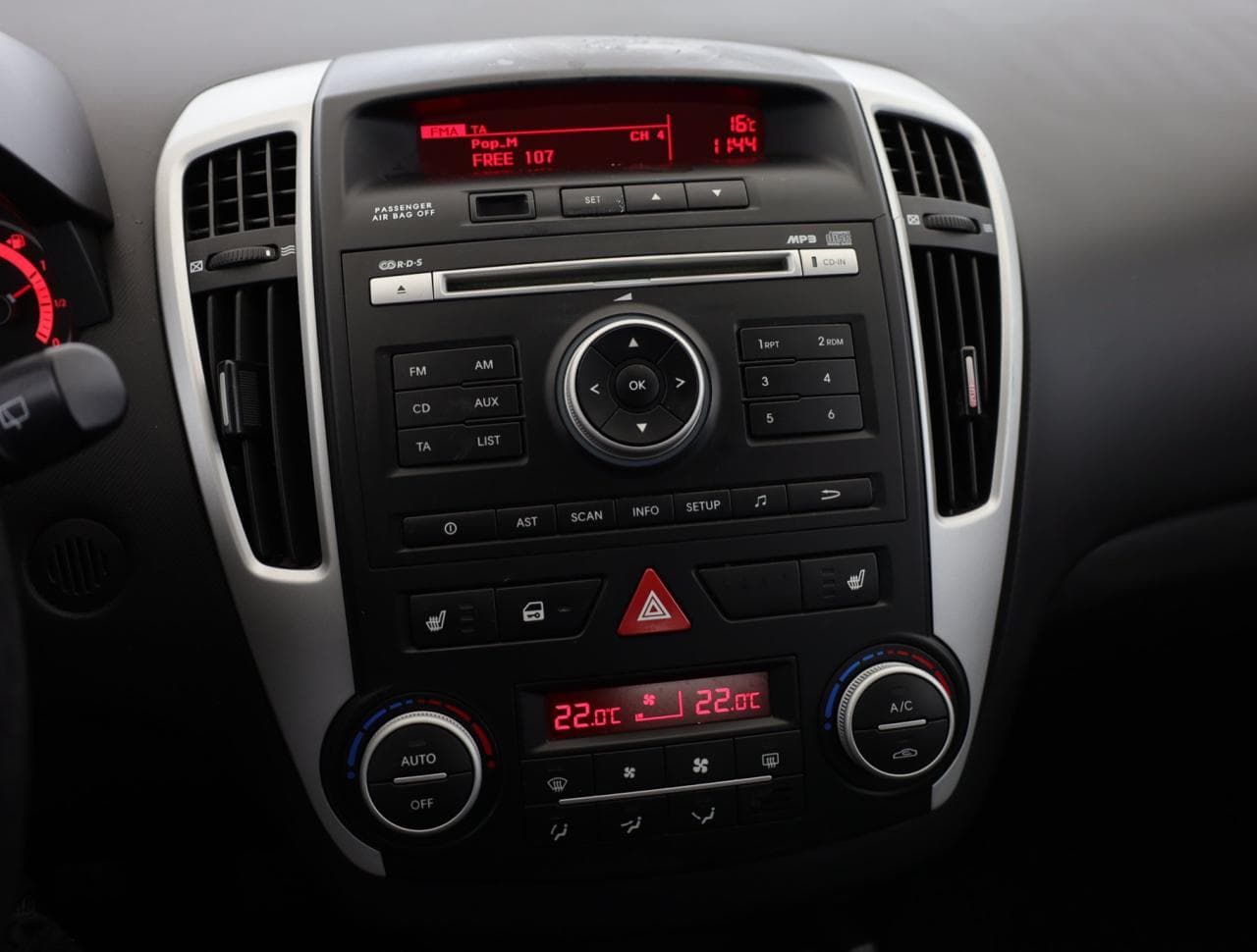2011 Kia CEE'D - 16