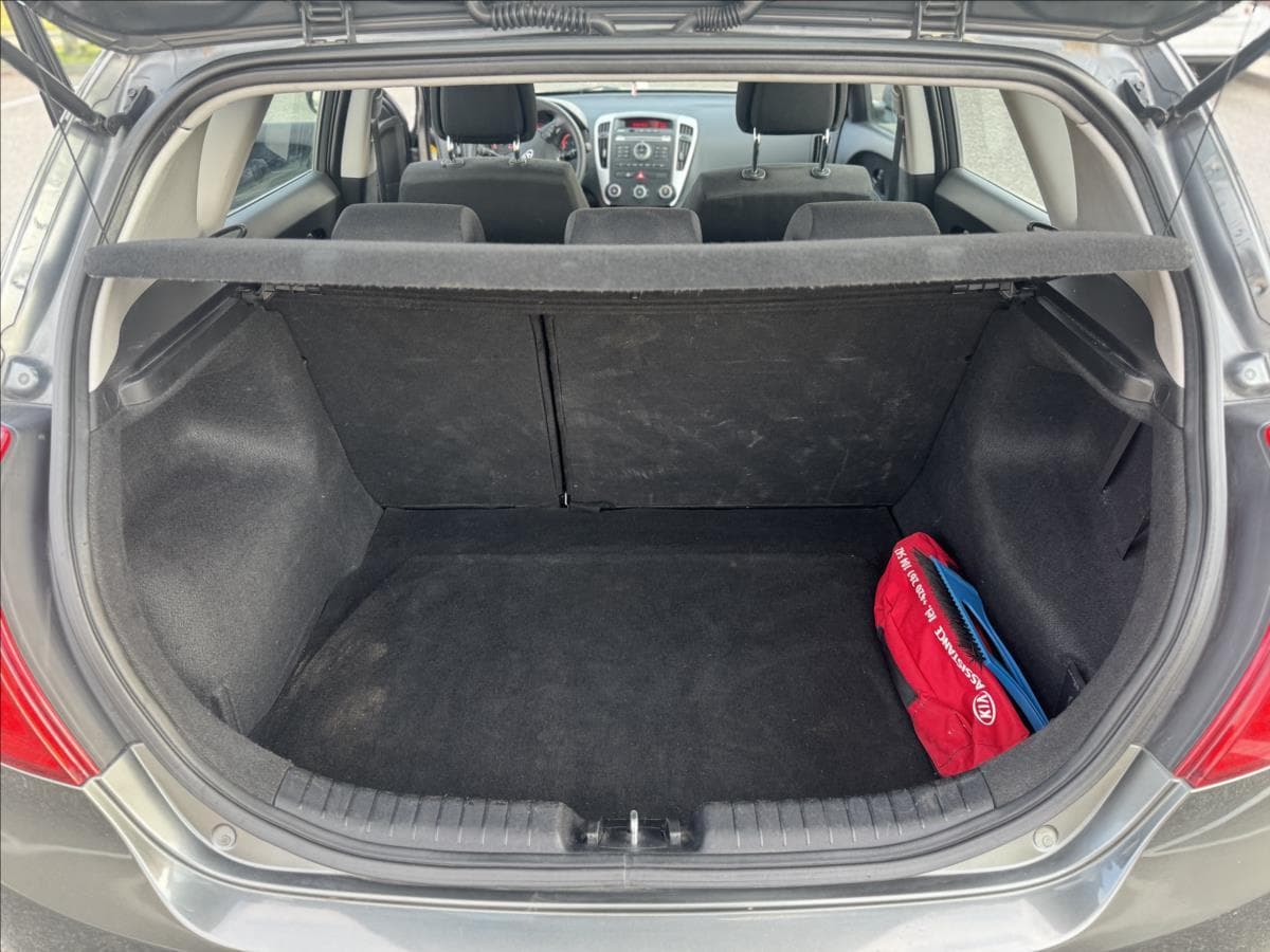 2009 Kia CEE'D - 13
