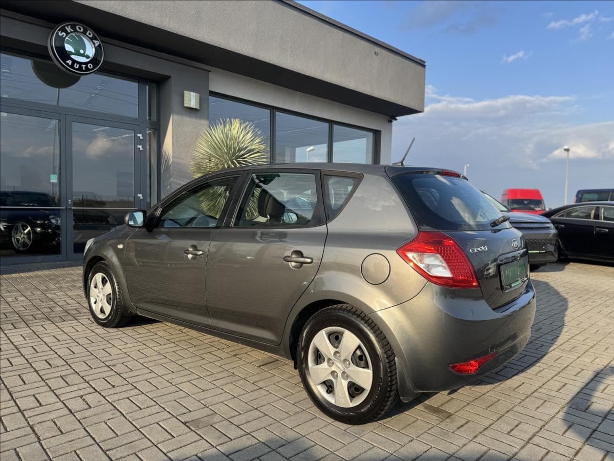 2009 Kia CEE'D - 8