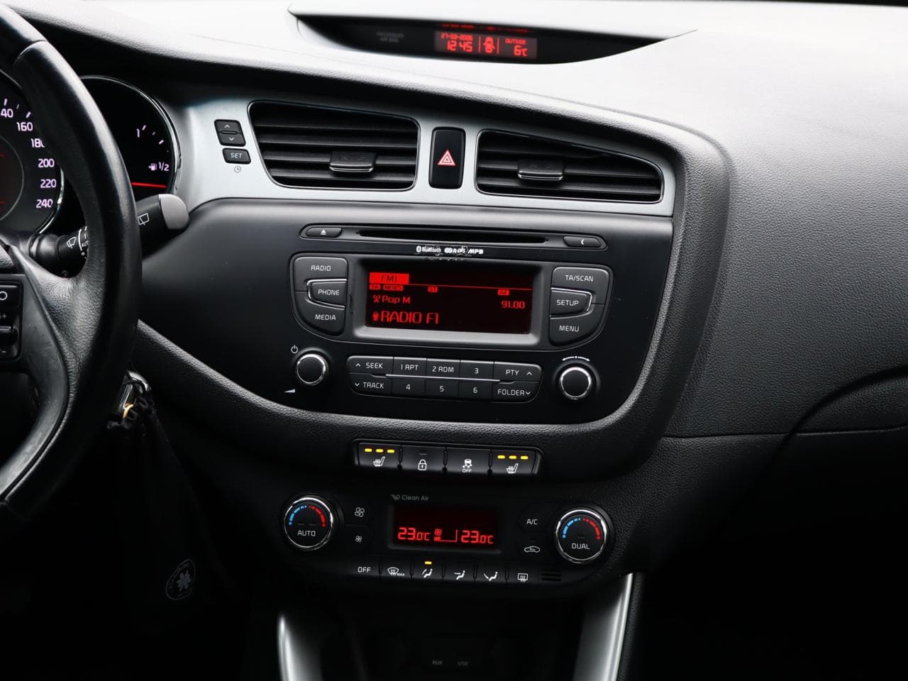 2013 Kia CEE'D - 16