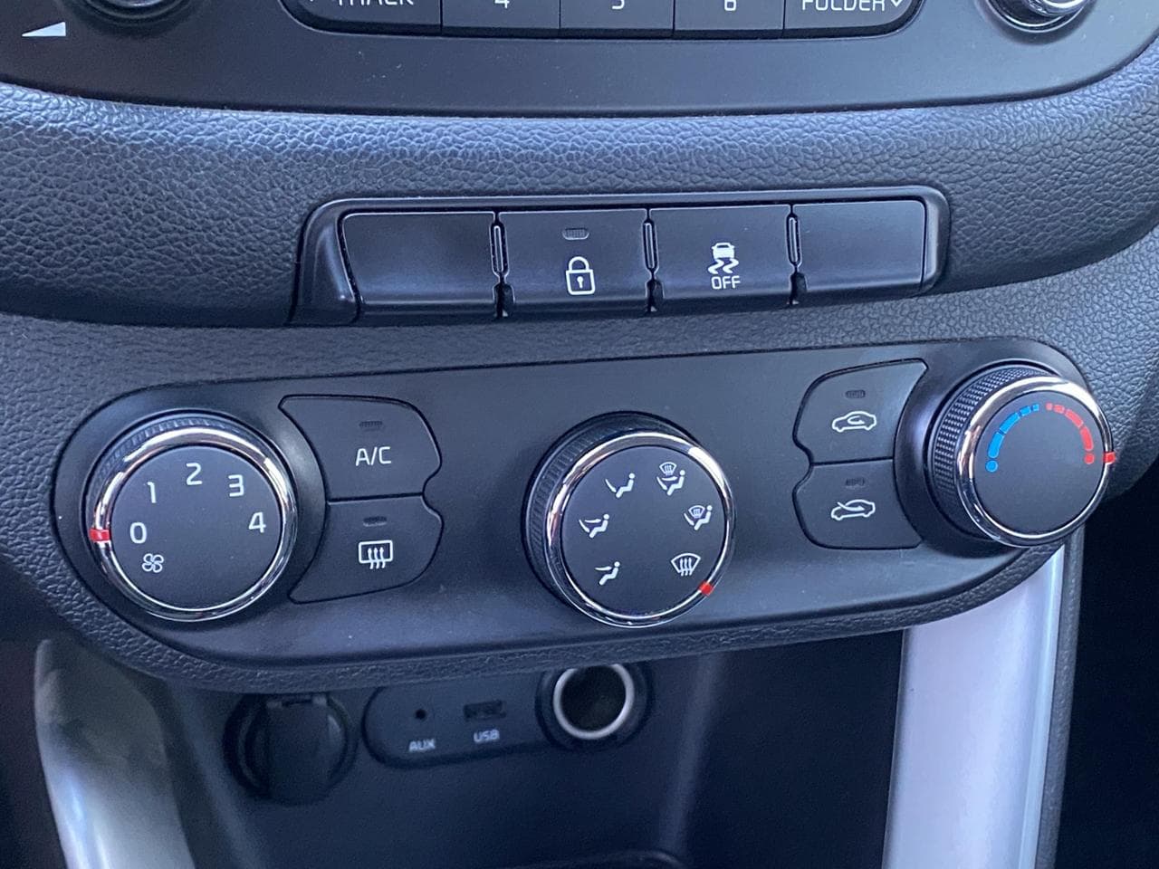 2013 Kia CEE'D - 26