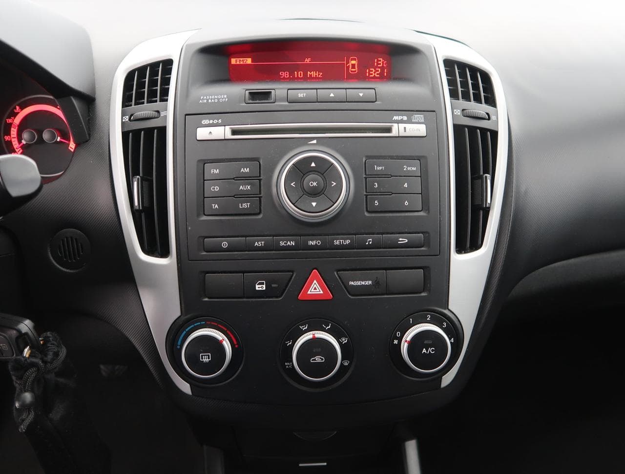 2012 Kia CEE'D - 29