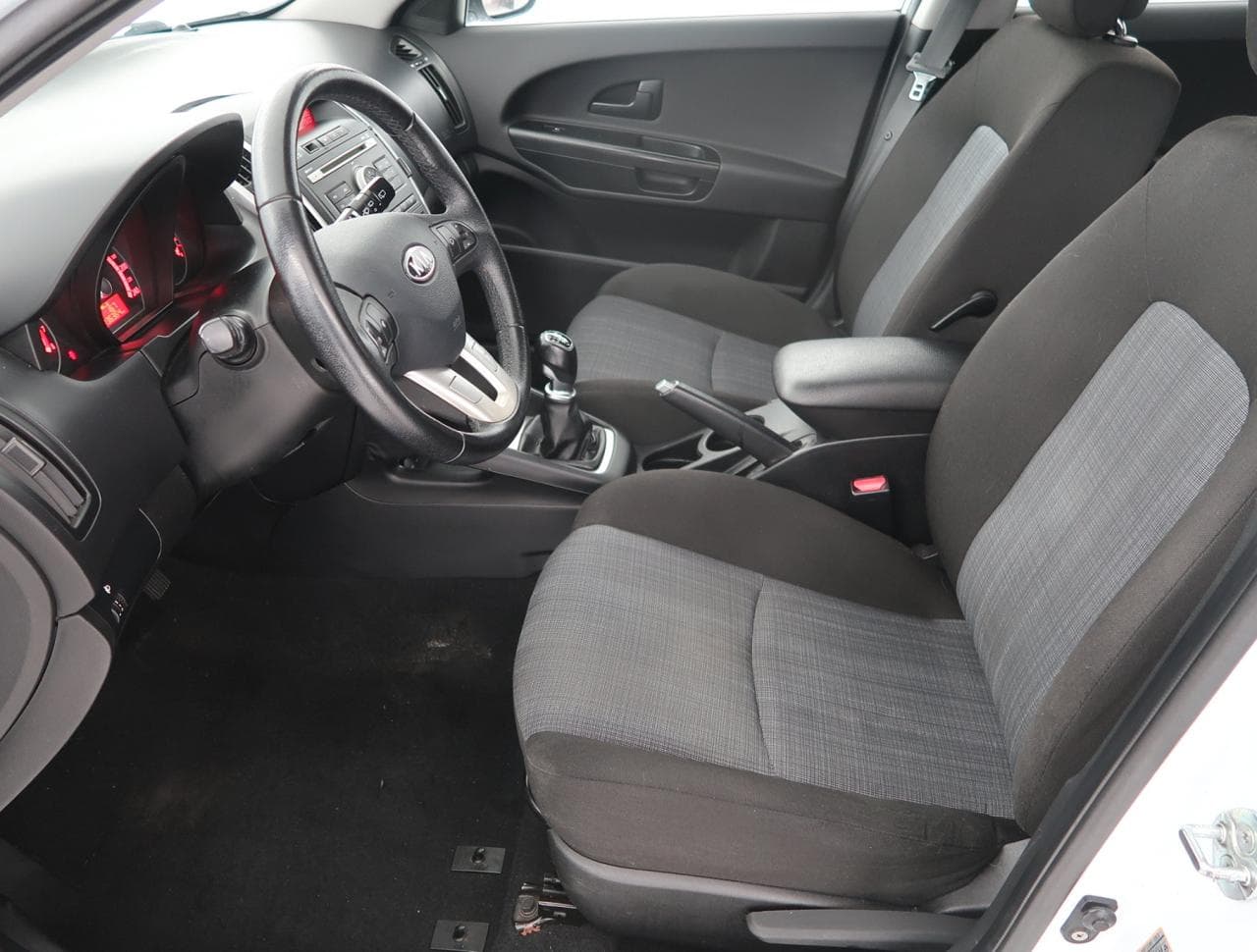 2012 Kia CEE'D - 25