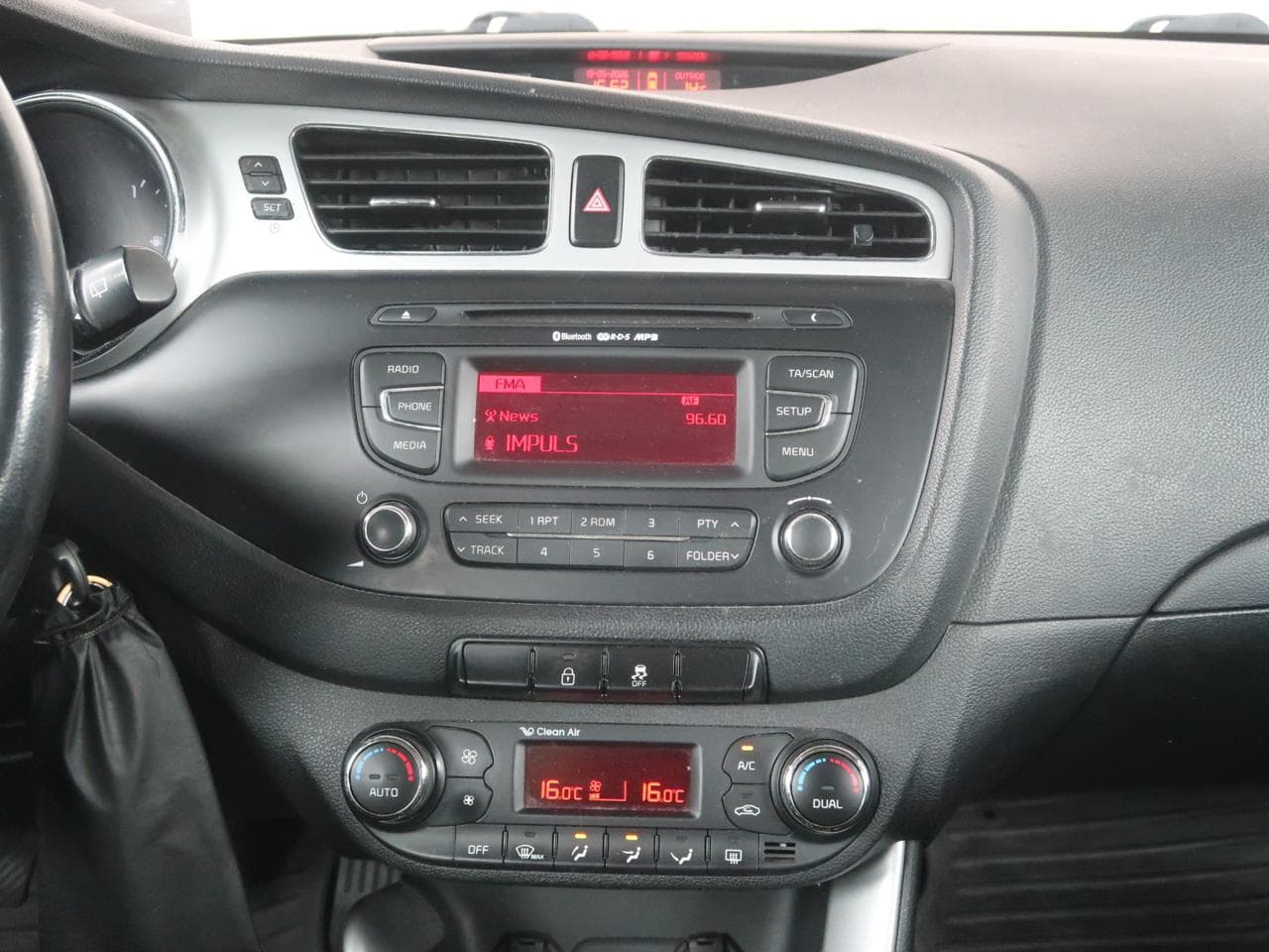 2012 Kia CEE'D - 17