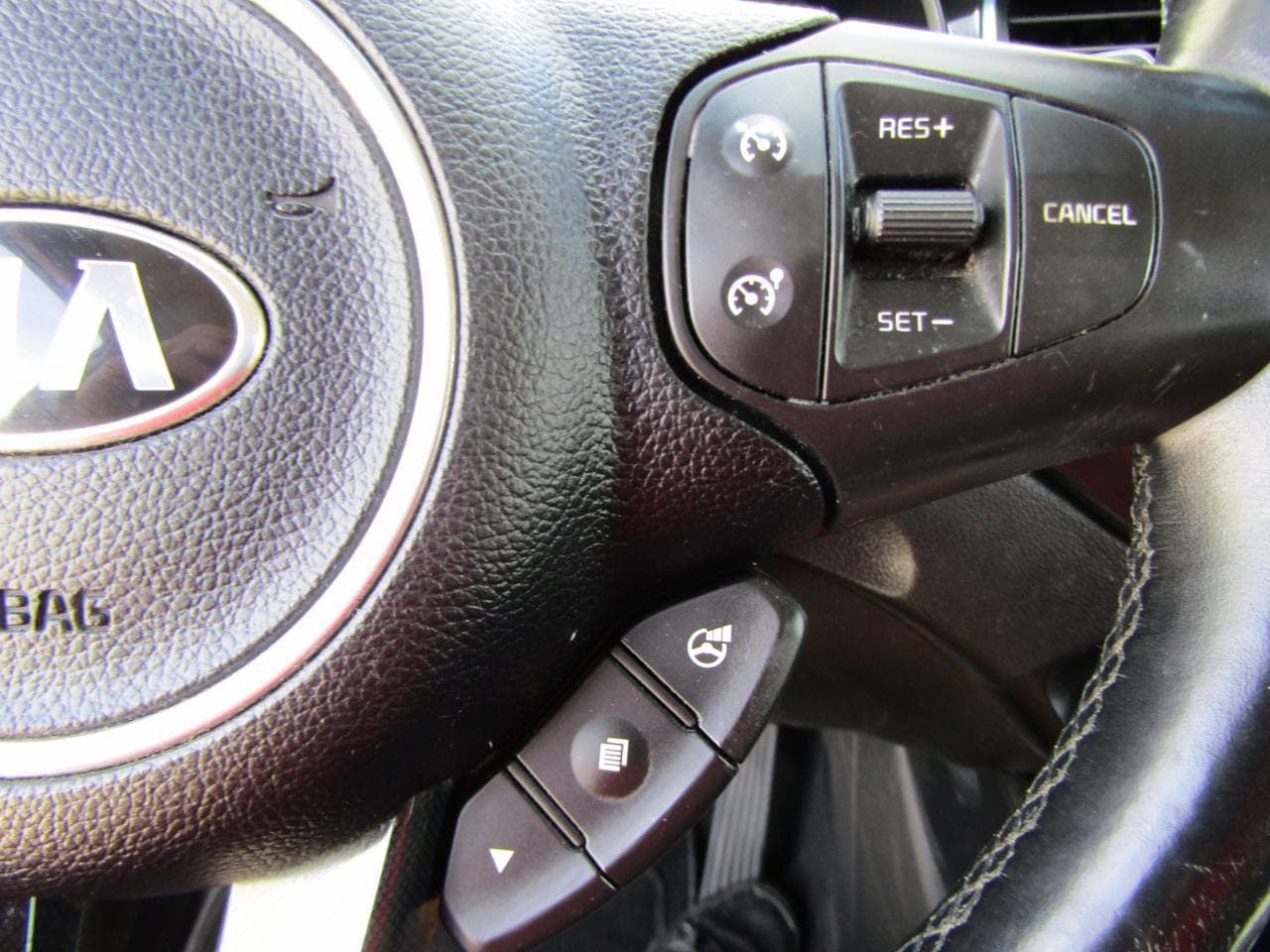 2014 Kia CARENS - 13