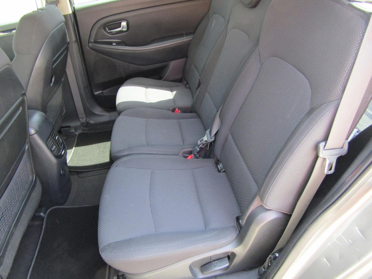 2014 Kia CARENS - 10