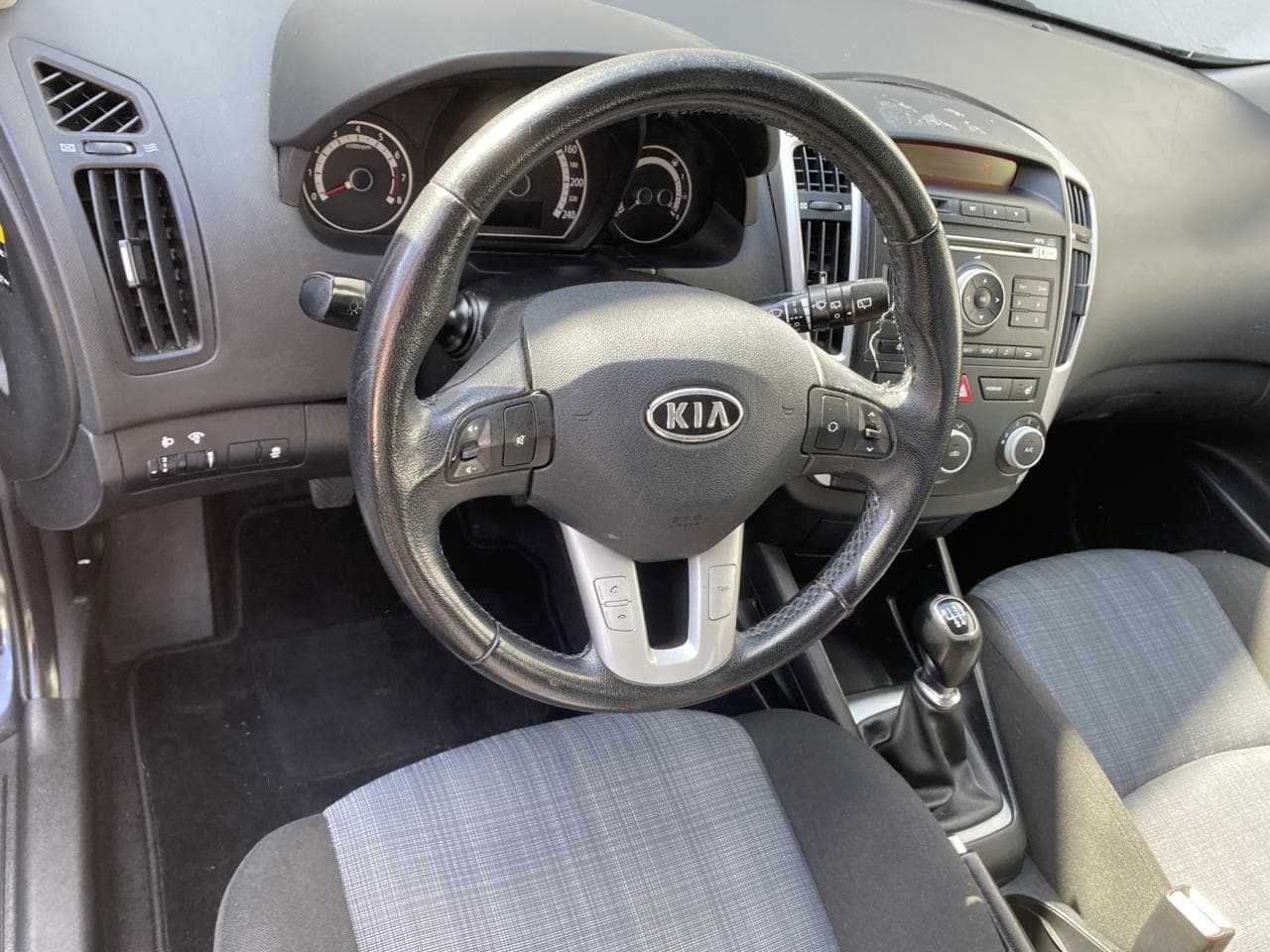 2010 Kia CEE'D - 12