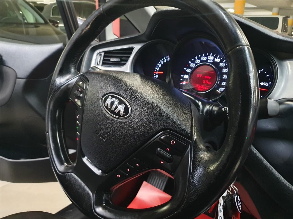 2013 Kia CEE'D - 13