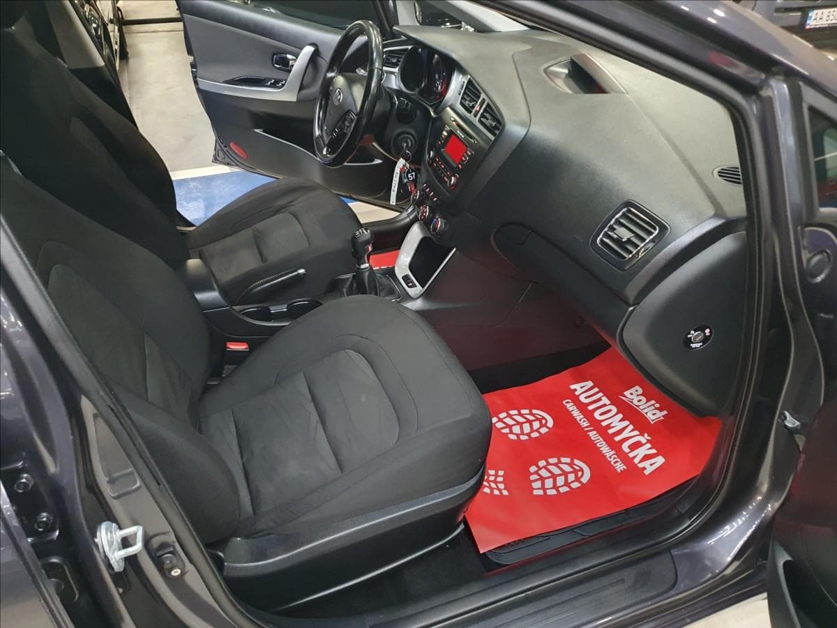 2013 Kia CEE'D - 14