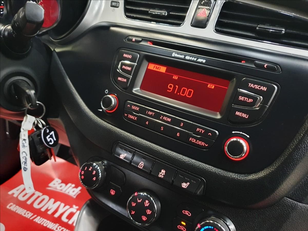 2013 Kia CEE'D - 12