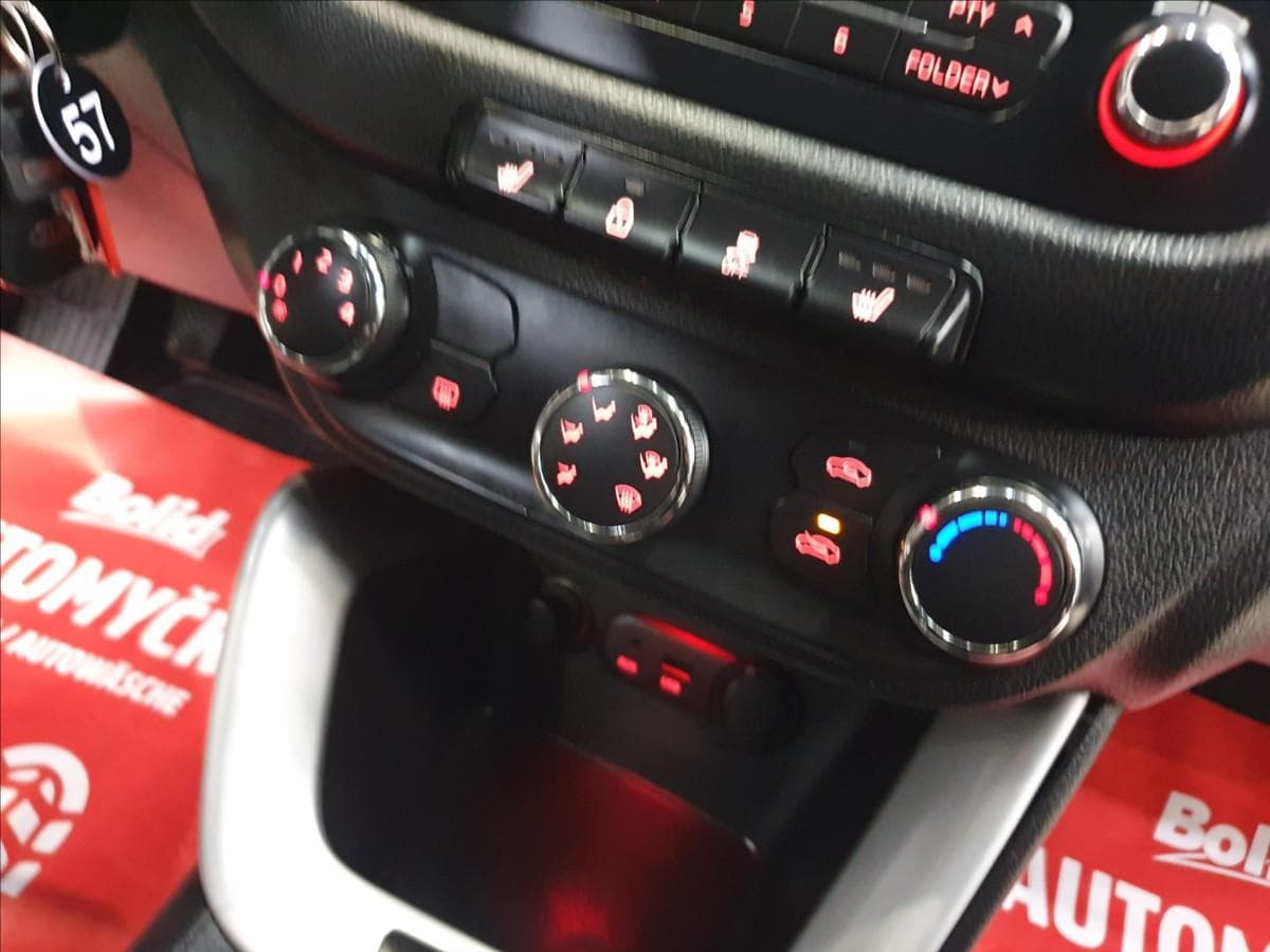 2013 Kia CEE'D - 11