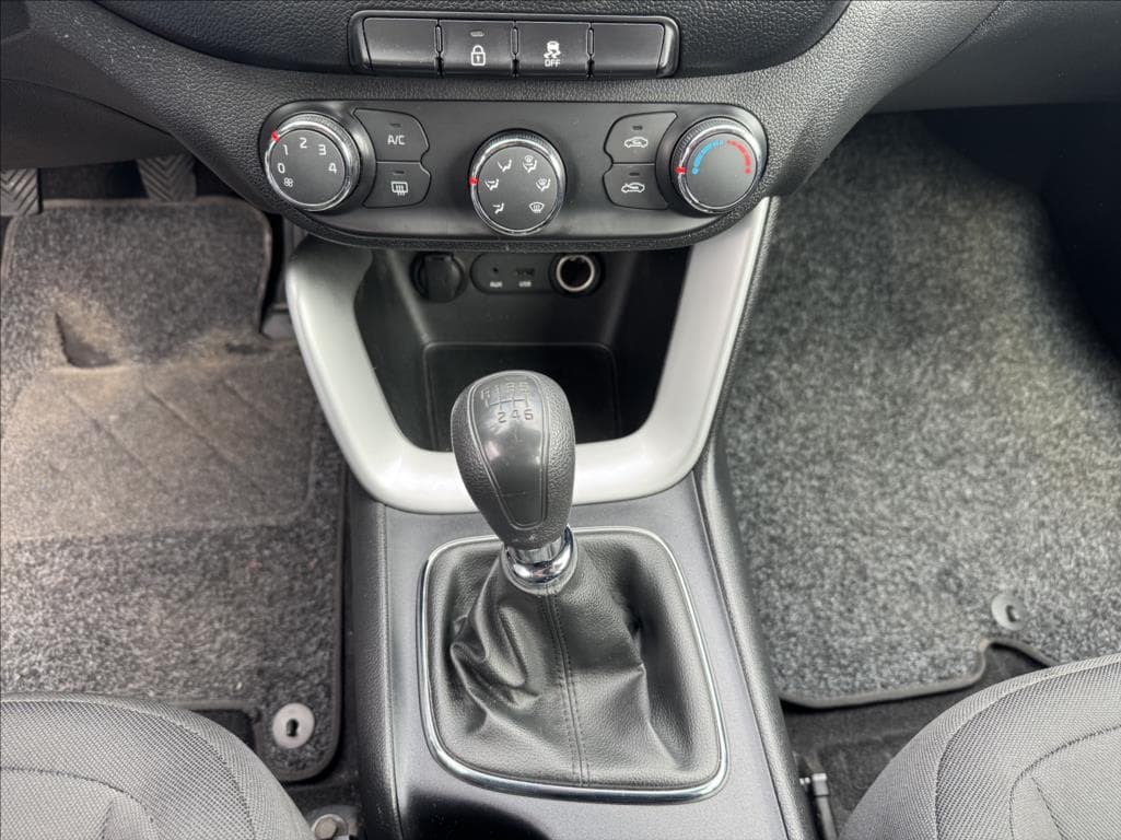 2013 Kia CEE'D - 32