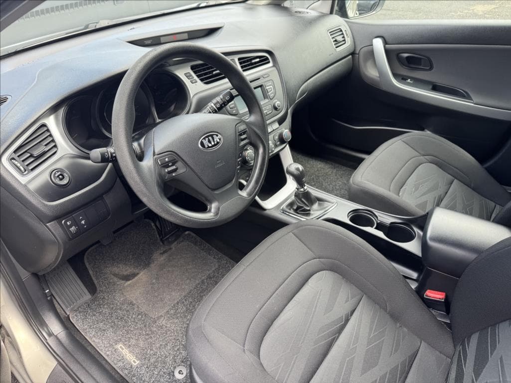 2013 Kia CEE'D - 22