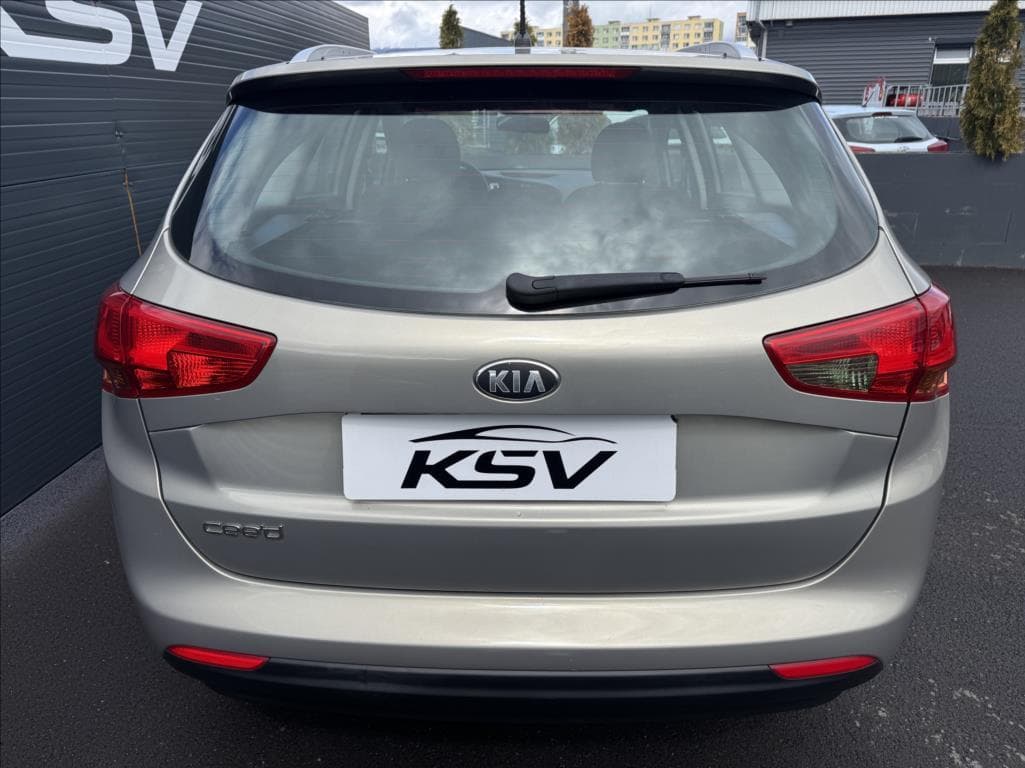 2013 Kia CEE'D - 13