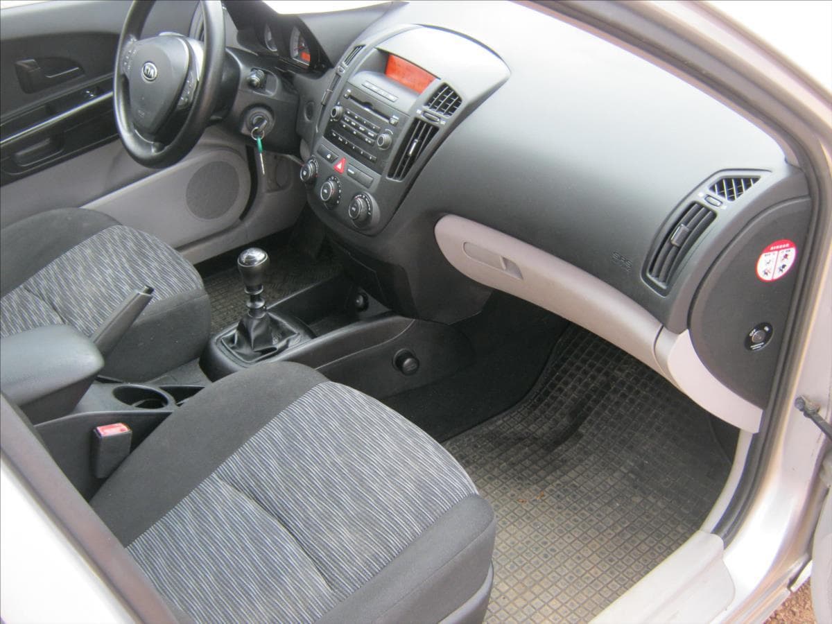 2008 Kia CEE'D - 24