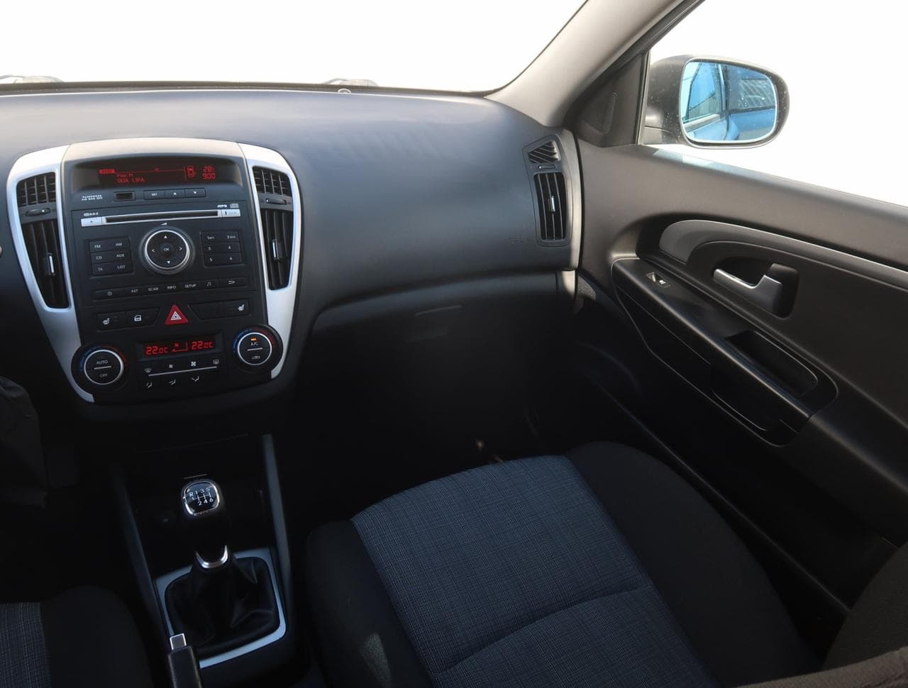 2010 Kia CEE'D - 18