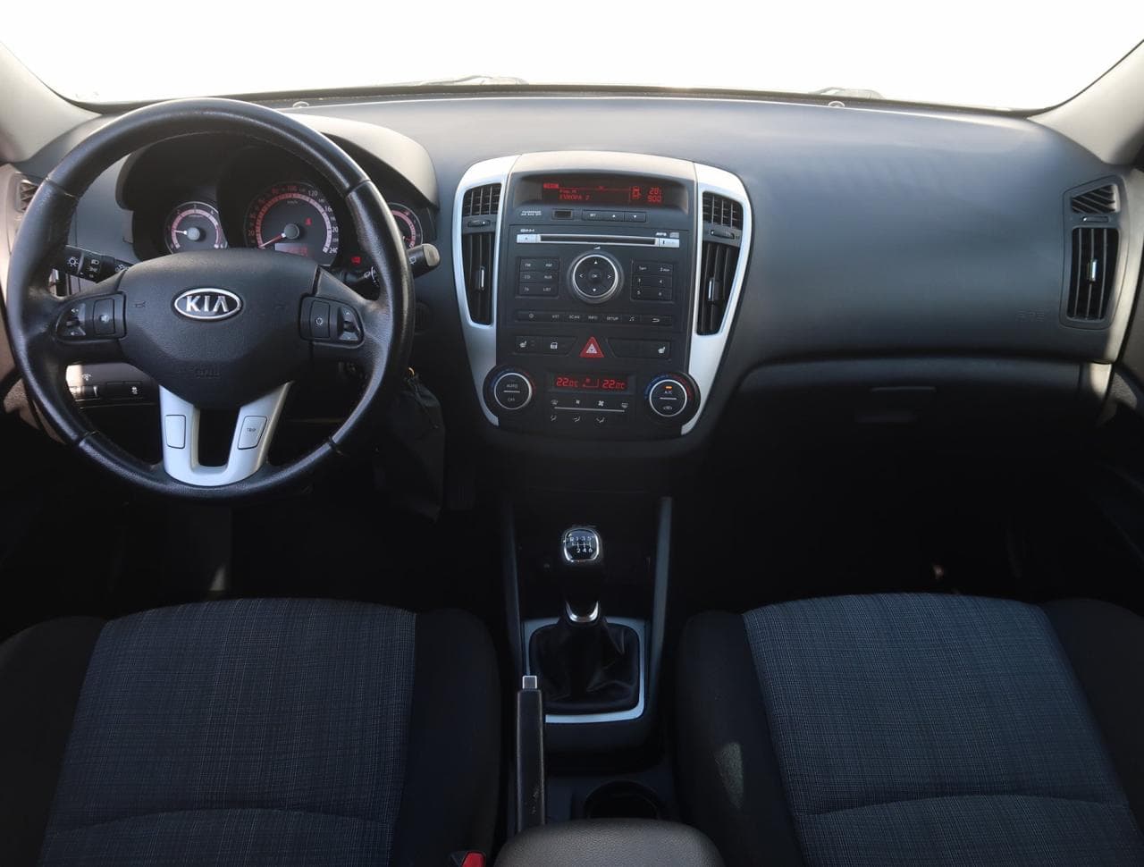 2010 Kia CEE'D - 16