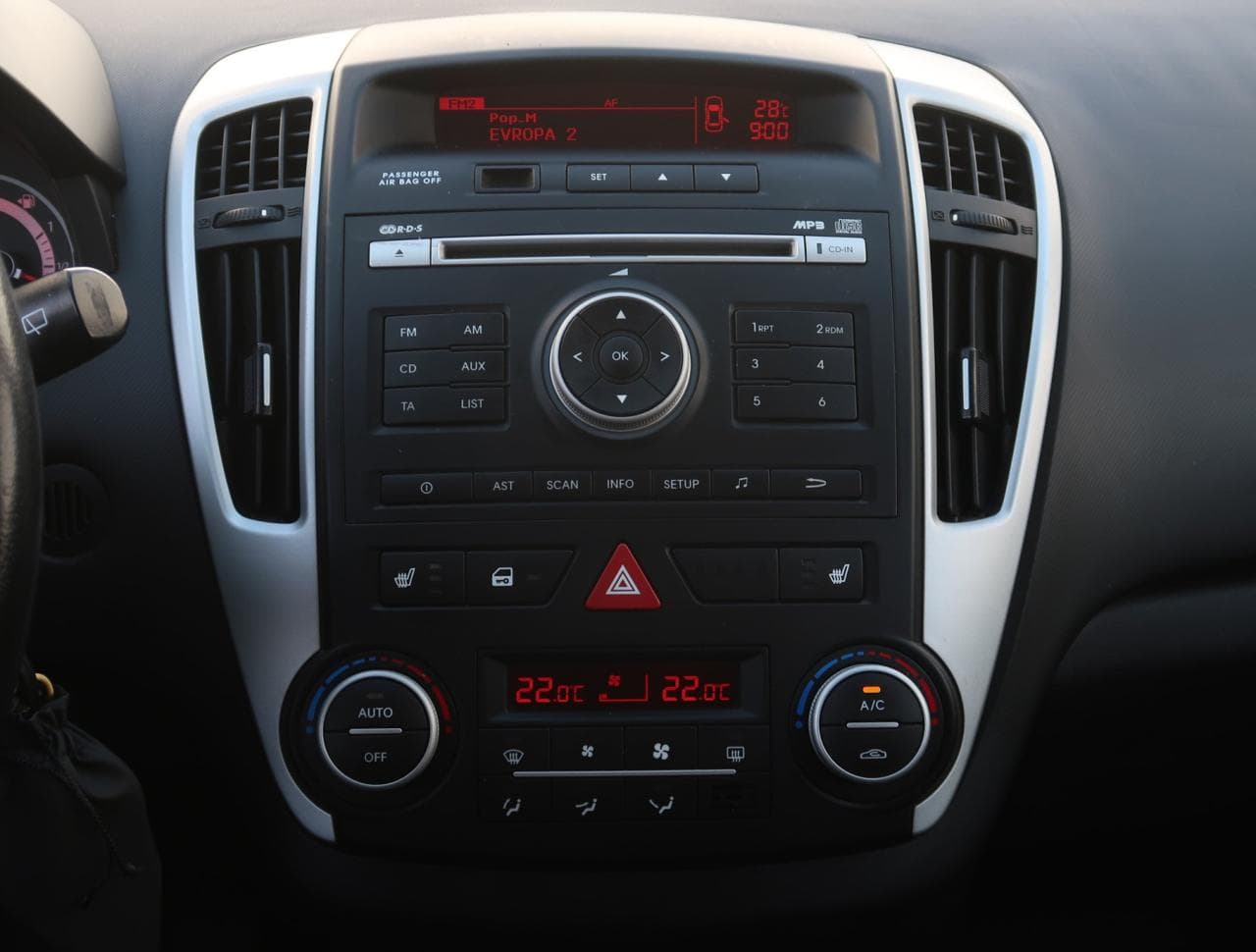 2010 Kia CEE'D - 32