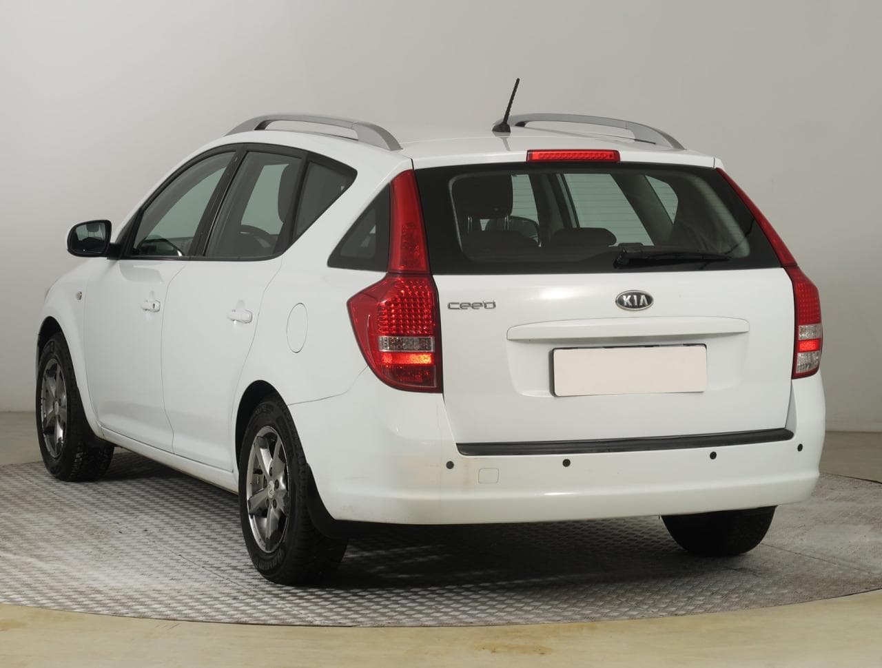 2010 Kia CEE'D - 9
