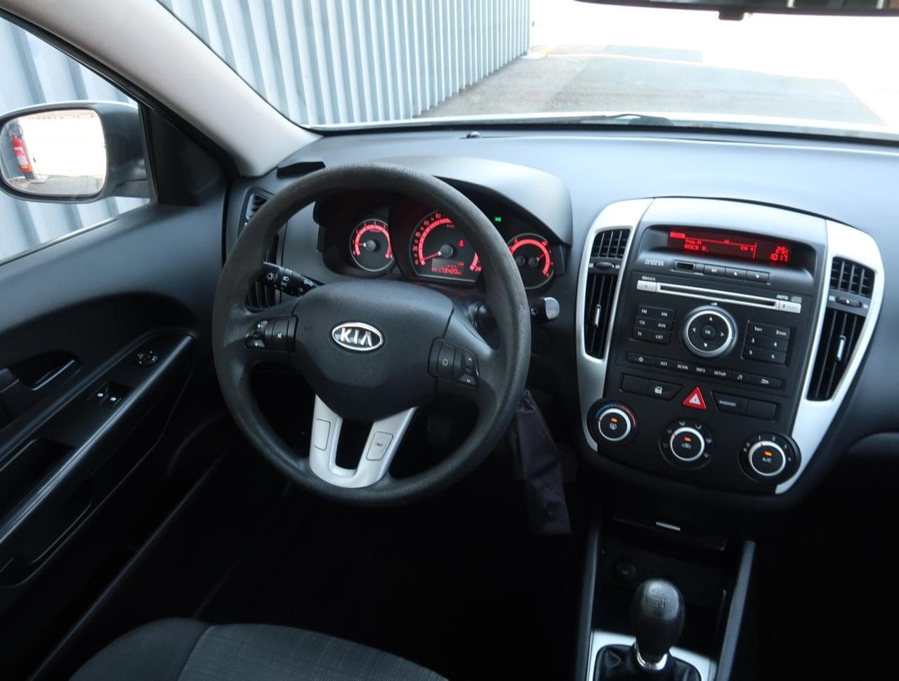 2010 Kia CEE'D - 17