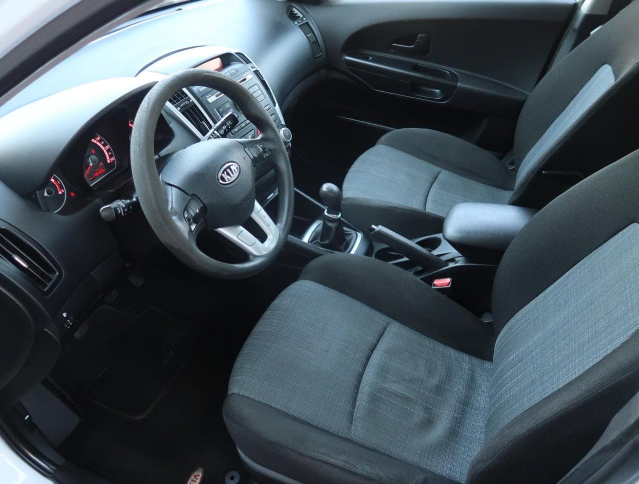 2010 Kia CEE'D - 30