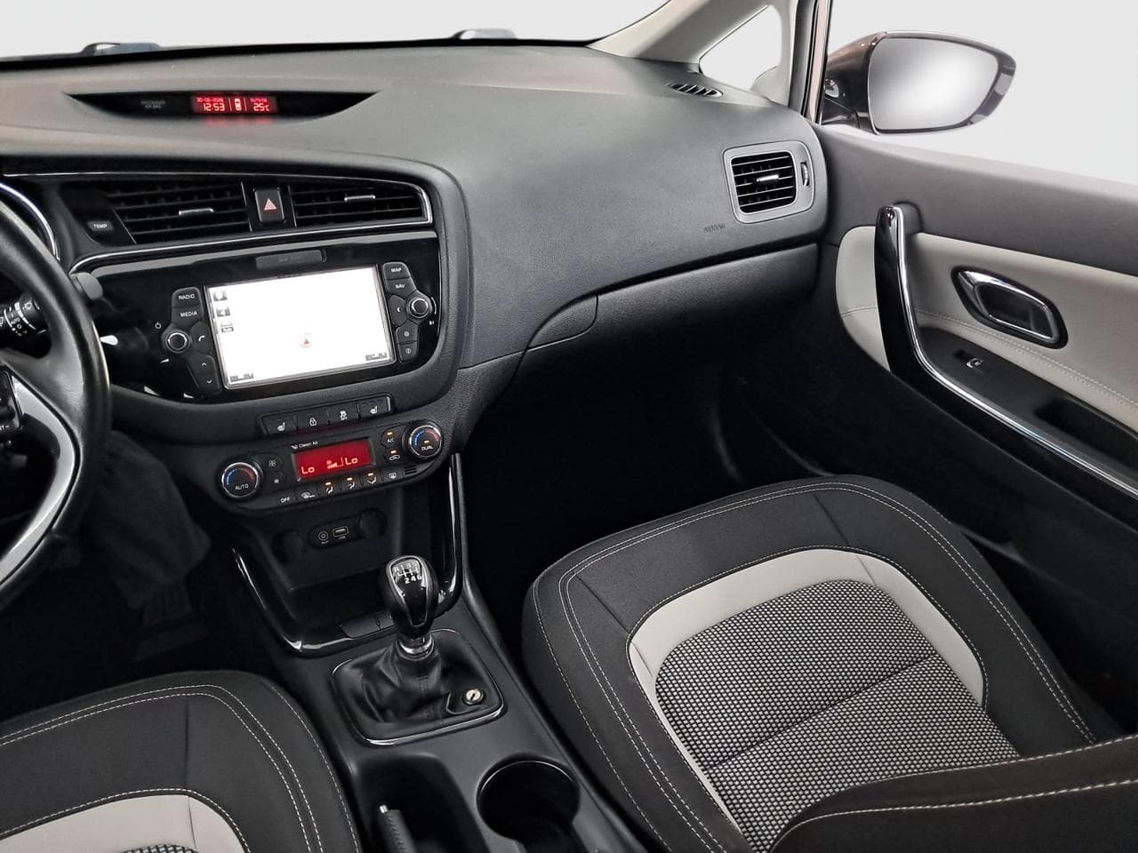 2016 Kia CEE'D - 11