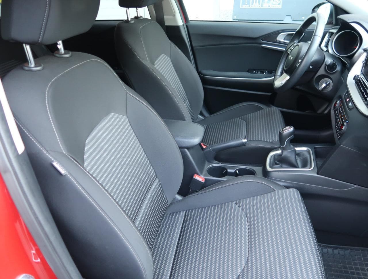 2023 Kia CEE'D - 12