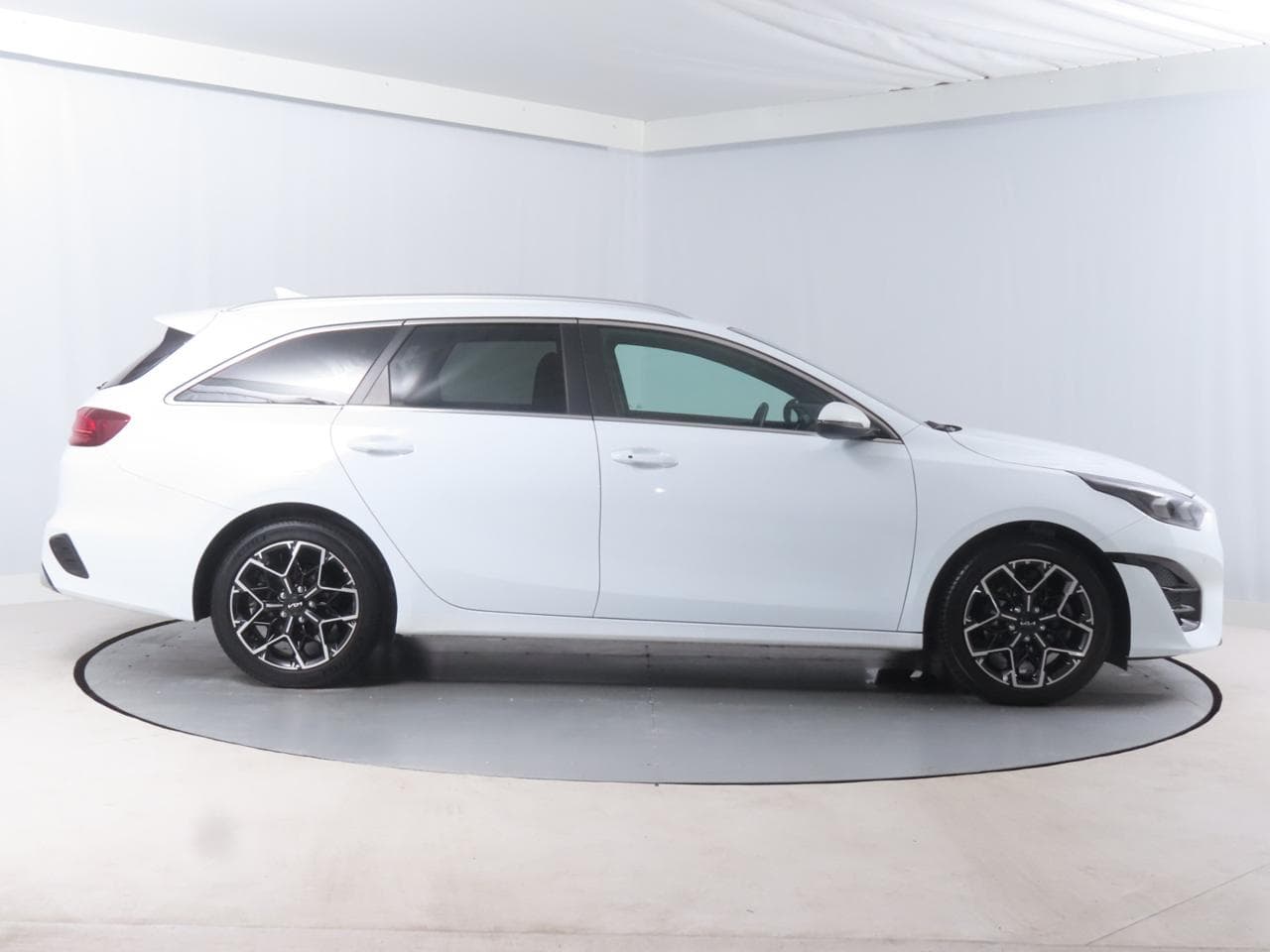 2025 Kia CEE'D - 8