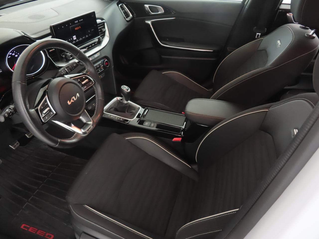 2025 Kia CEE'D - 16