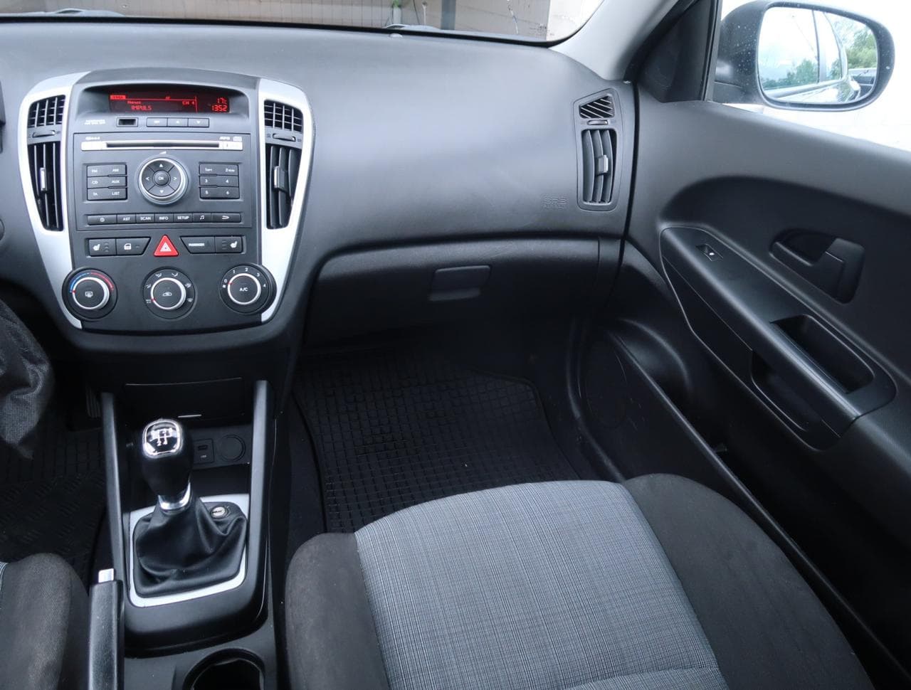 2010 Kia CEE'D - 11