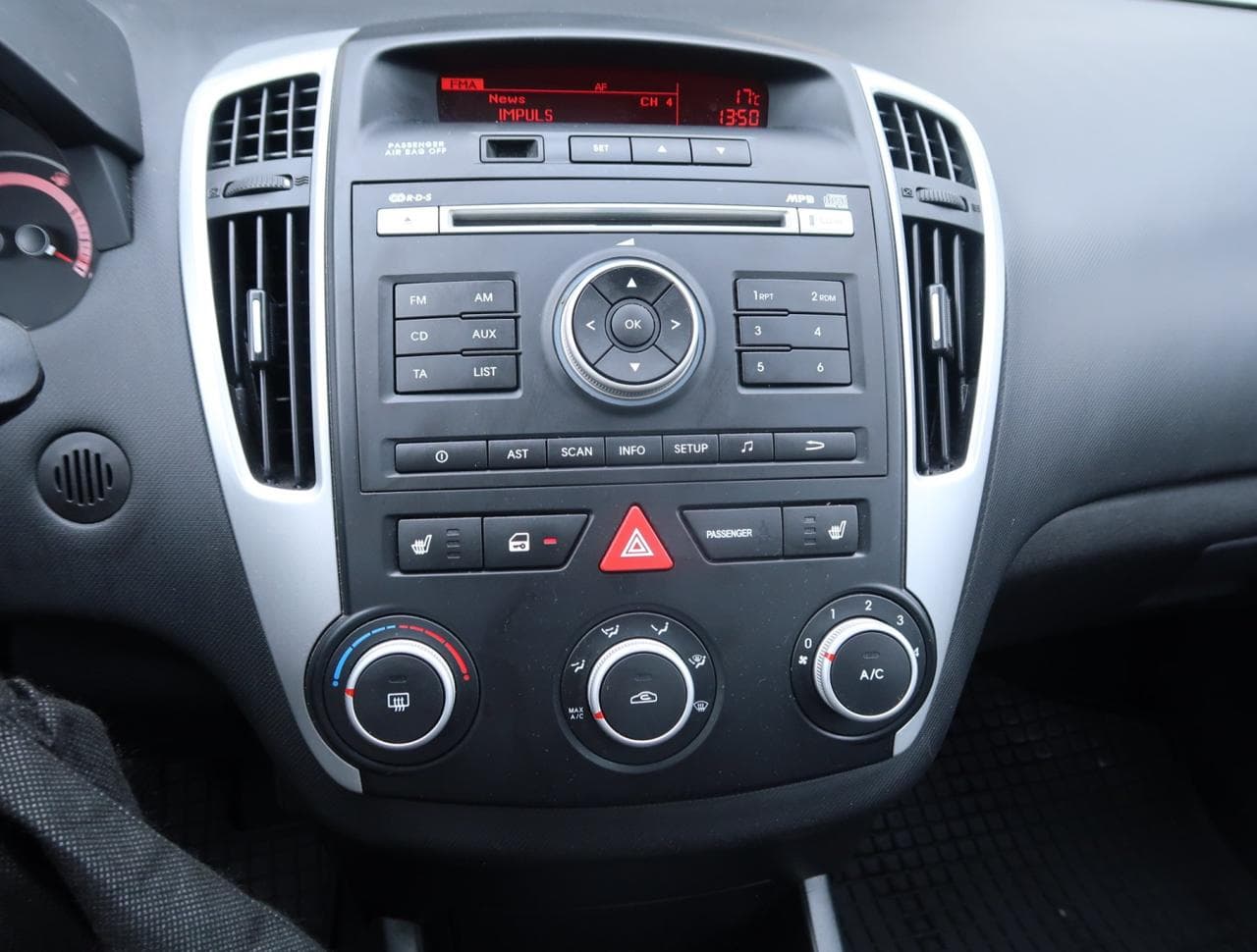 2010 Kia CEE'D - 18