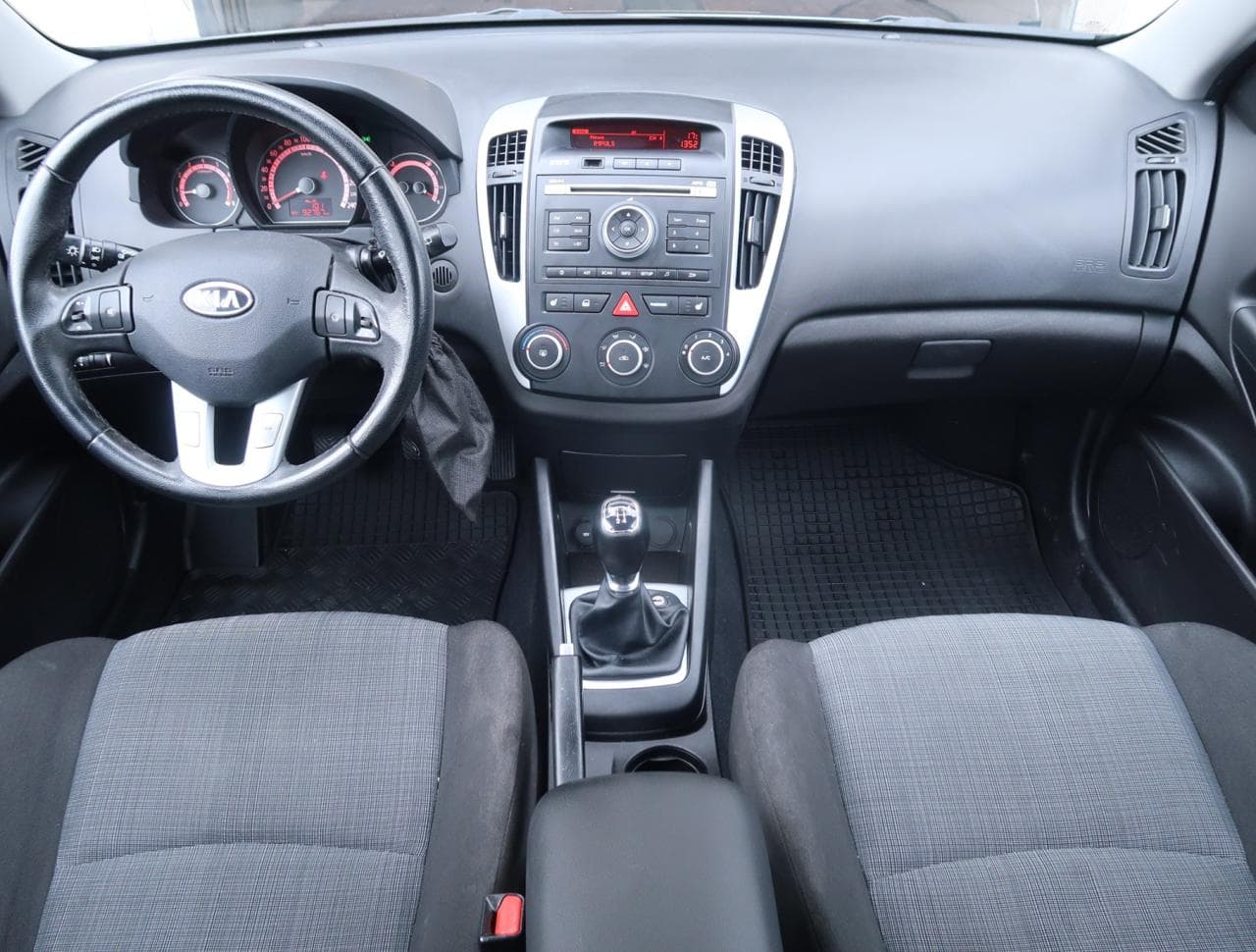 2010 Kia CEE'D - 10