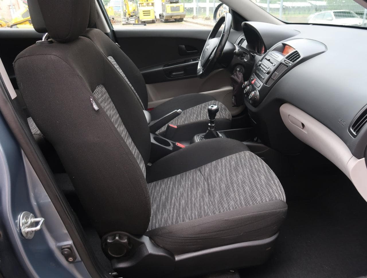 2009 Kia CEE'D - 12
