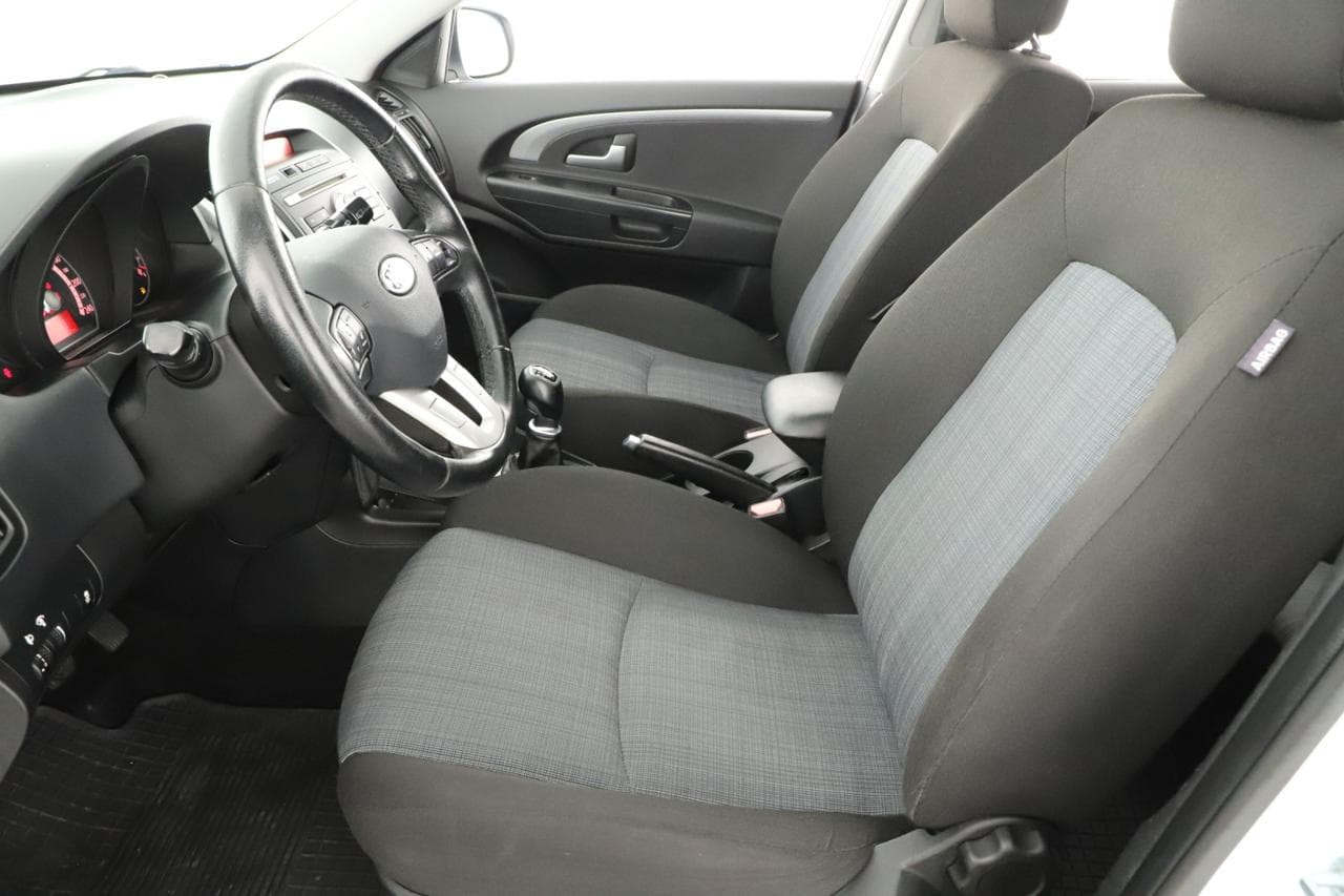 2011 Kia CEE'D - 13