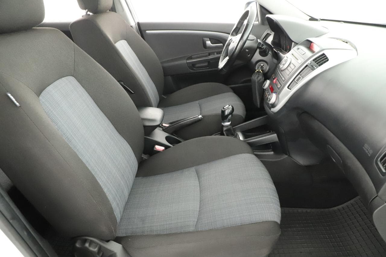 2011 Kia CEE'D - 10