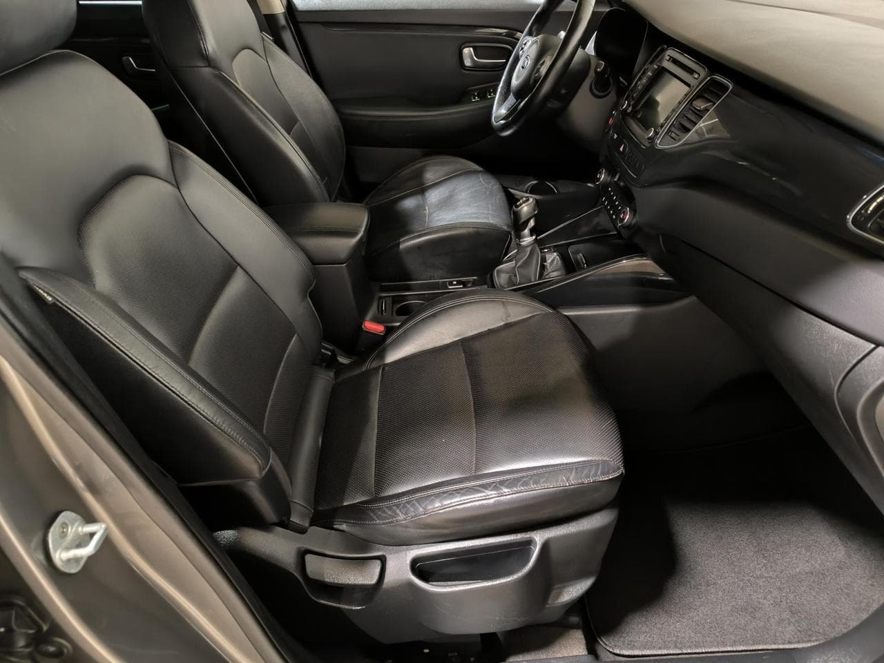 2015 Kia CARENS - 12