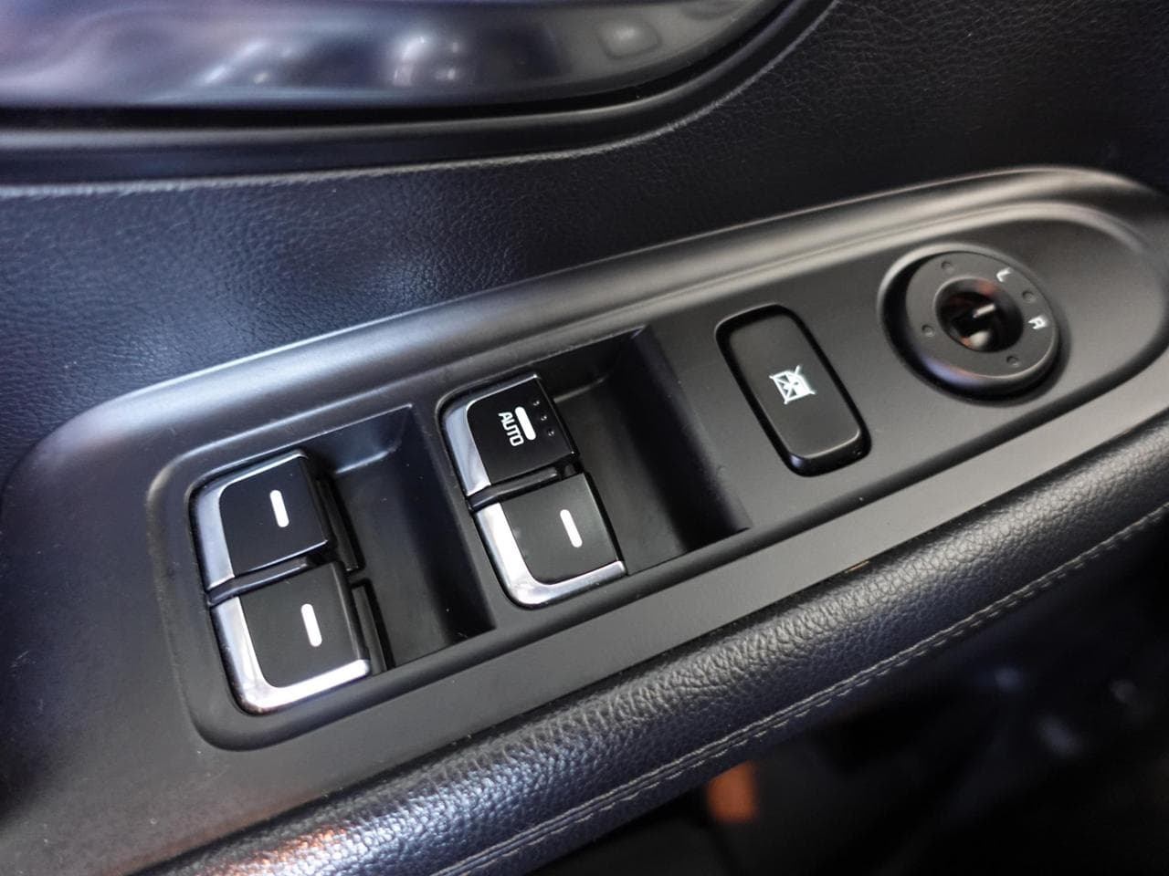 2014 Kia Carens - 14