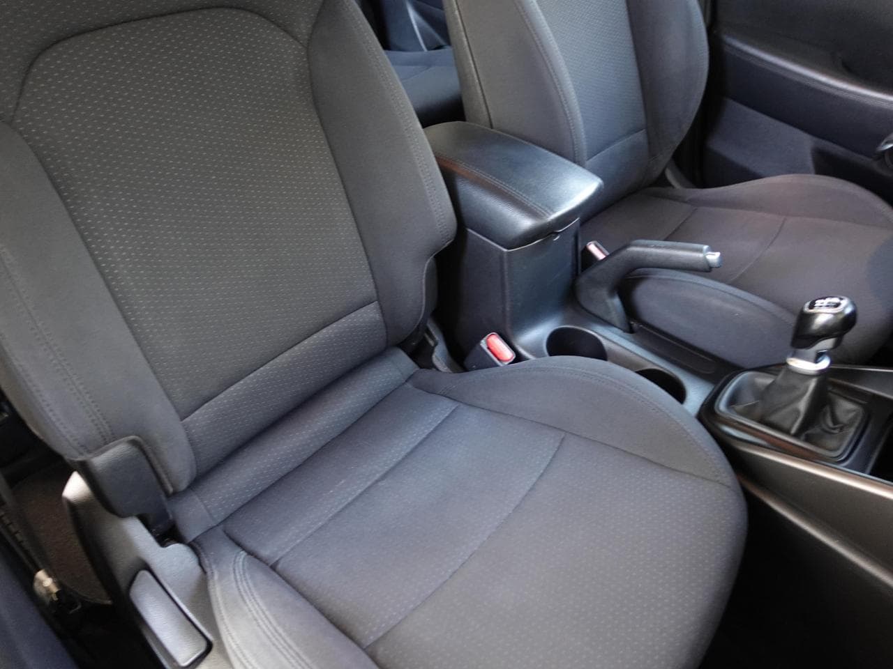 2014 Kia Carens - 11