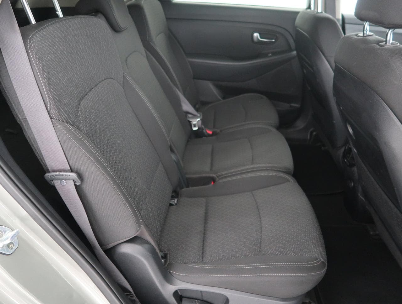 2017 Kia CARENS - 13
